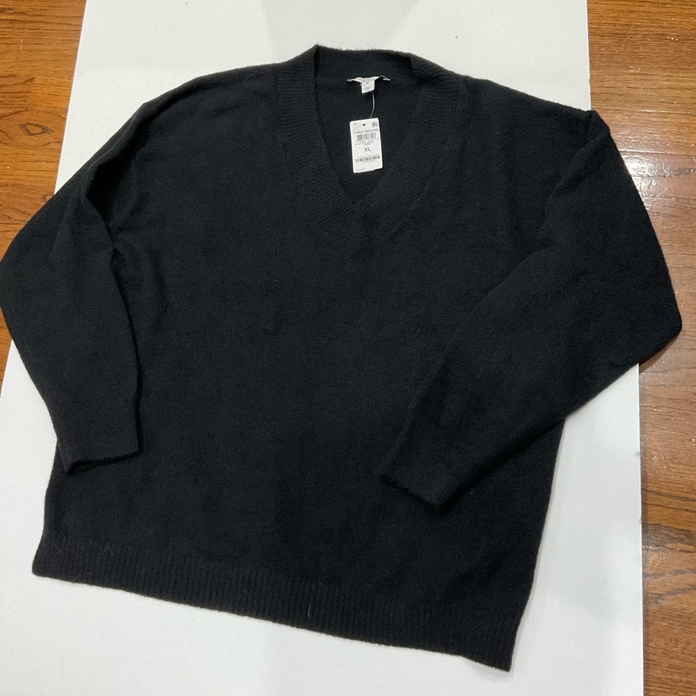 NEW WITH TAG- AND NOW THIS BRAND WOMENS BLACK V NECK SWEATER